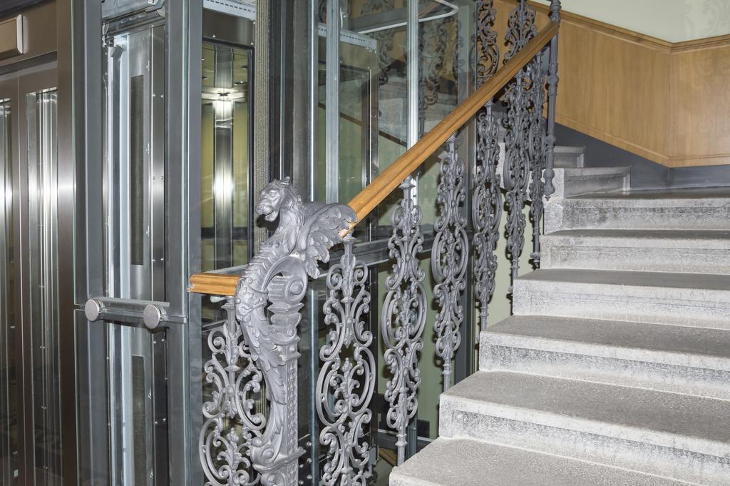 Modern Apartment Vsehrdova Prague Luaran gambar