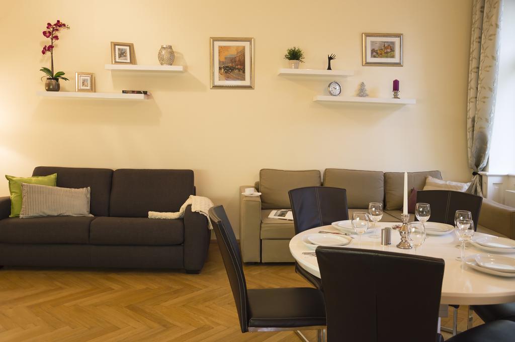 Modern Apartment Vsehrdova Prague Luaran gambar