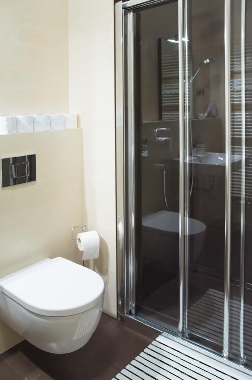 Modern Apartment Vsehrdova Prague Luaran gambar