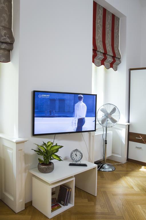 Modern Apartment Vsehrdova Prague Luaran gambar