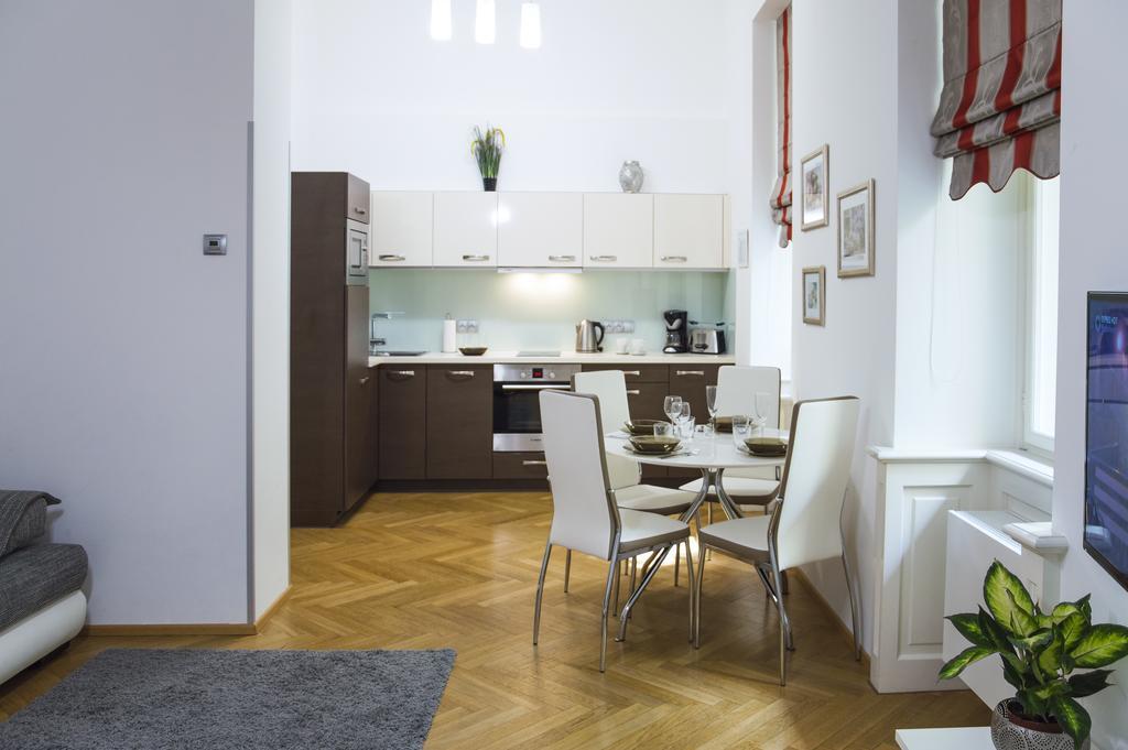 Modern Apartment Vsehrdova Prague Luaran gambar