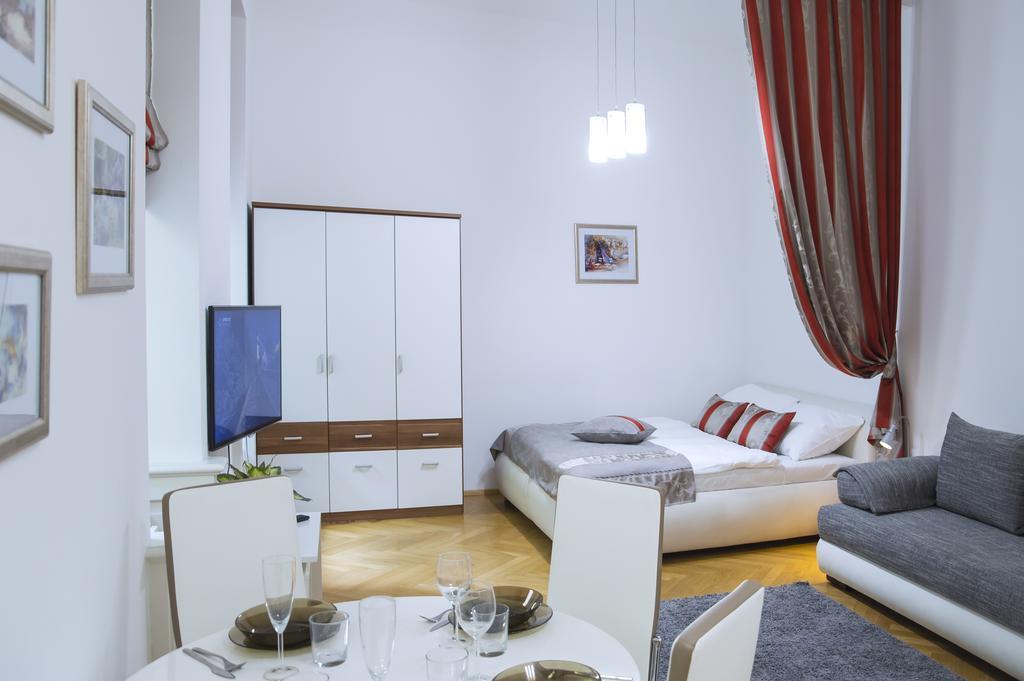Modern Apartment Vsehrdova Prague Luaran gambar